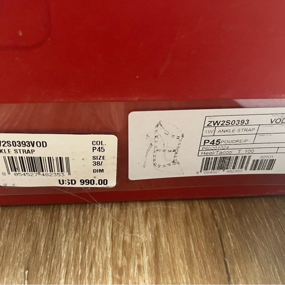 Valentino Pumps , worn once size 38.5 , studded ankle strap. Gorgeous! - Picture 3 of 4